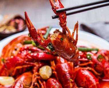 小龙虾火热依旧，今秋大闸蟹价格怎样，会成为真正的平民美食吗？